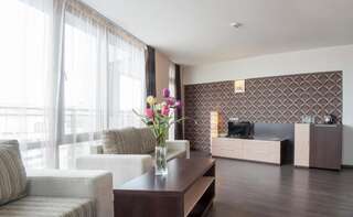 Отель Marieta Palace Hotel Несебр Люкс с балконом (для 2 взрослых и 2 детей)-4