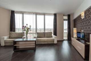 Отель Marieta Palace Hotel Несебр Люкс с балконом (для 2 взрослых и 2 детей)-3